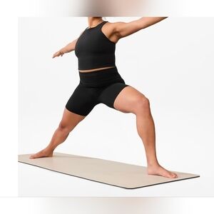 Athleta Purpose Crop Black Sports Tank/bra Size Small D-DD